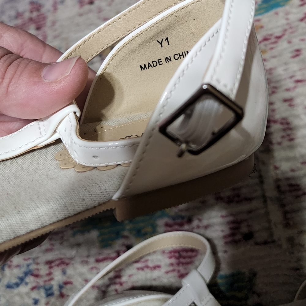 Calluna boutique size 1 white dress shoes - Picture 5 of 5